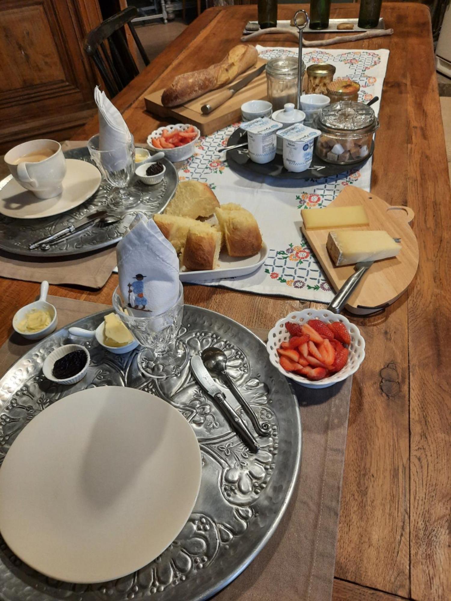 Au Bonheur D'Alphonse Bed & Breakfast Lusignan-Petit Dış mekan fotoğraf