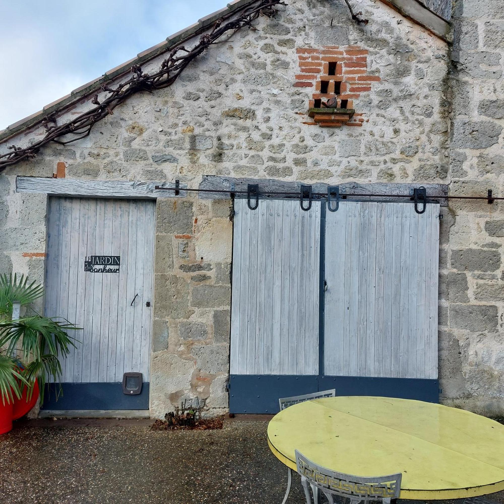 Au Bonheur D'Alphonse Bed & Breakfast Lusignan-Petit Dış mekan fotoğraf